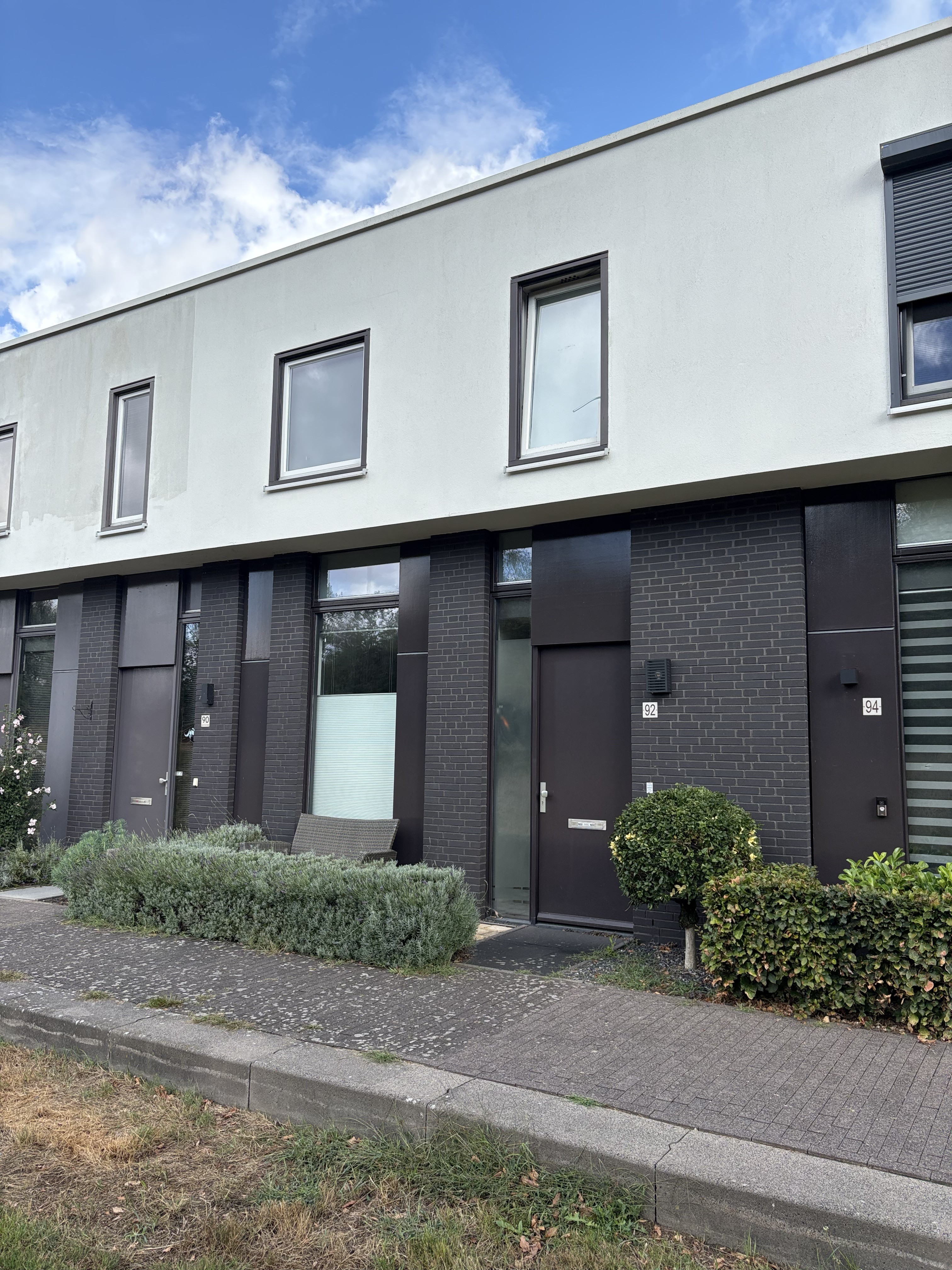 homes for rent on Aurelia 92
